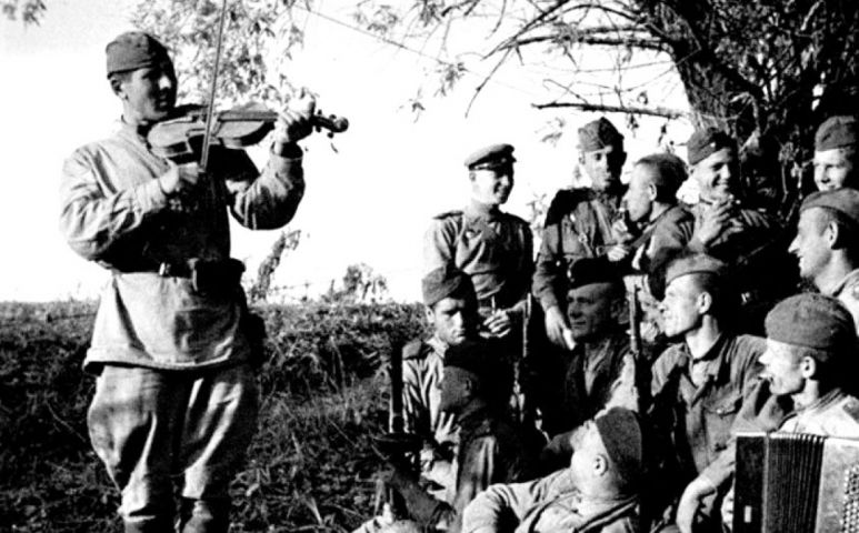 Родные песни ко Дню Победы