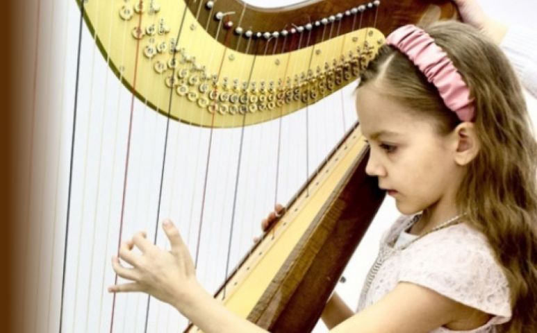 Арфа ("Клавишные и щипковые")