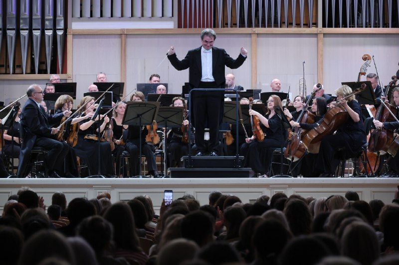 Сезон начинается с благодарности оркестра  