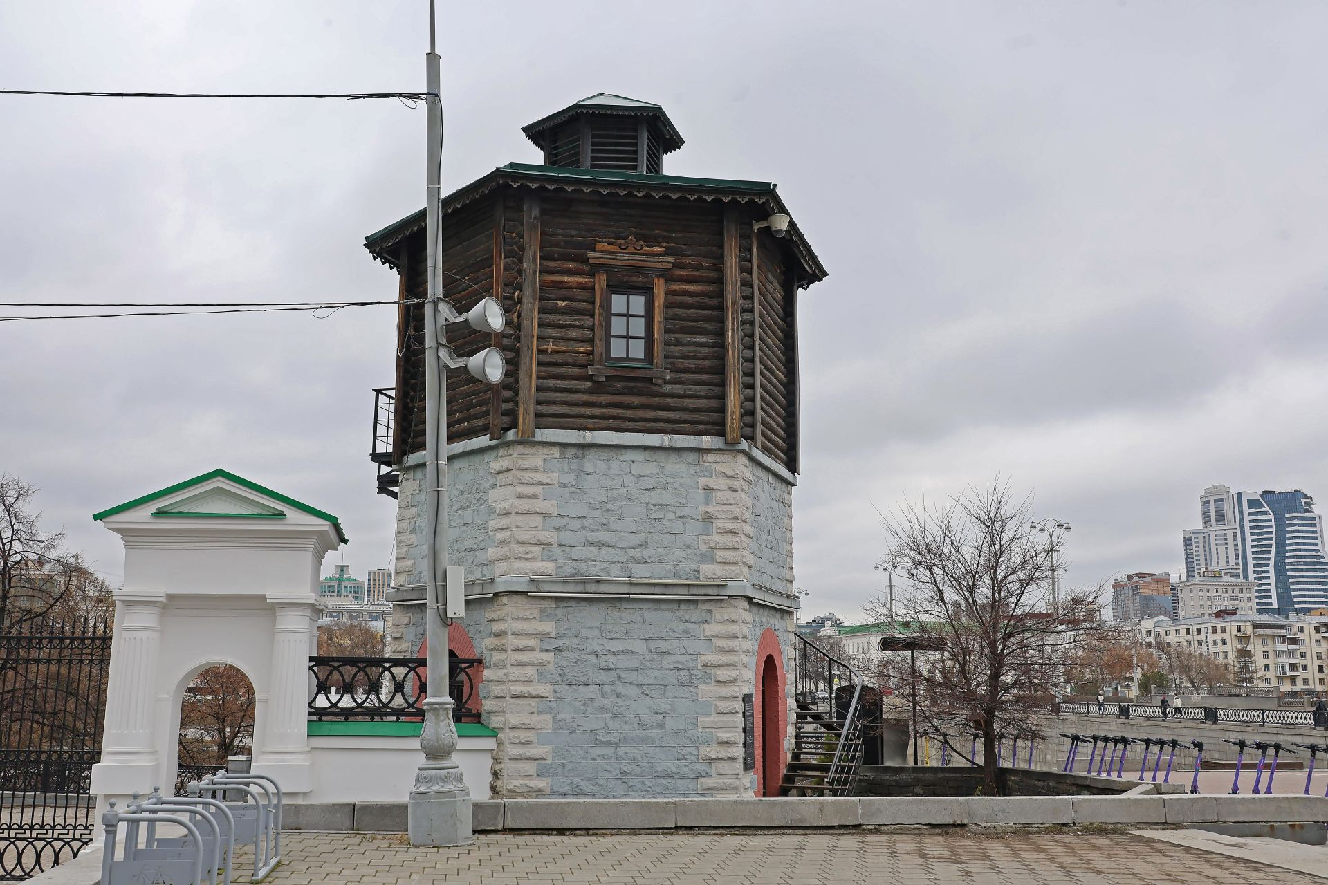 «Танец блаженных духов» на берегу Исети возвестил о приближении «Безумных дней»!