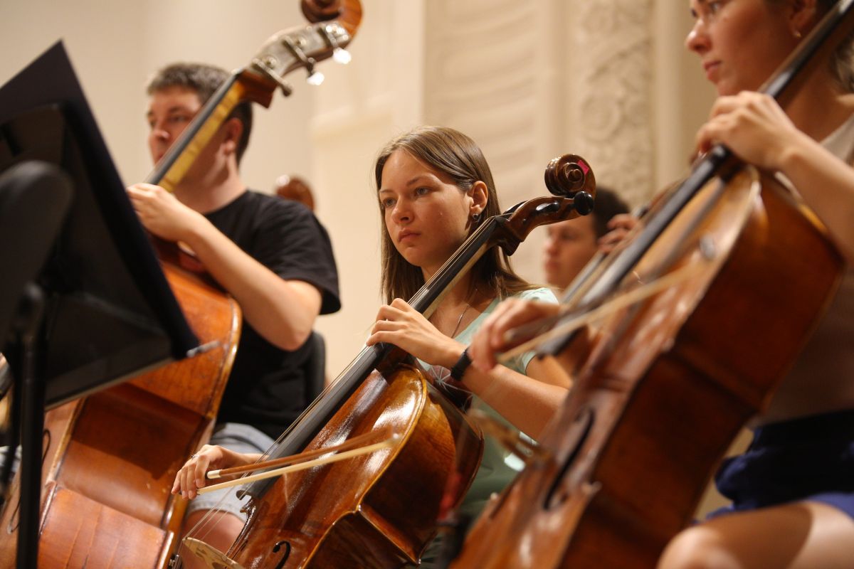Первая репетиция Международного молодёжного Чайковский-оркестра