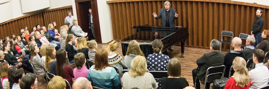 Поем в унисон: в Свердловской филармонии состоялось первое собрание Хора любителей пения Екатеринбурга