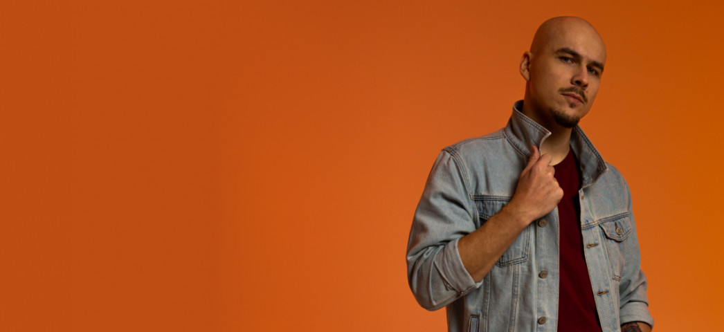 Аникин Владимир (вокал, электрогитара)