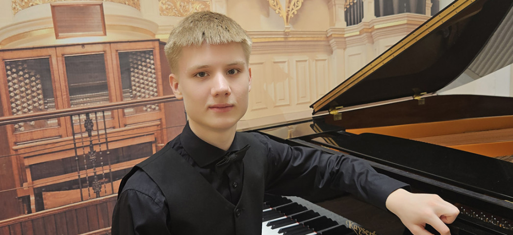 Доброродный Иван (фортепиано)