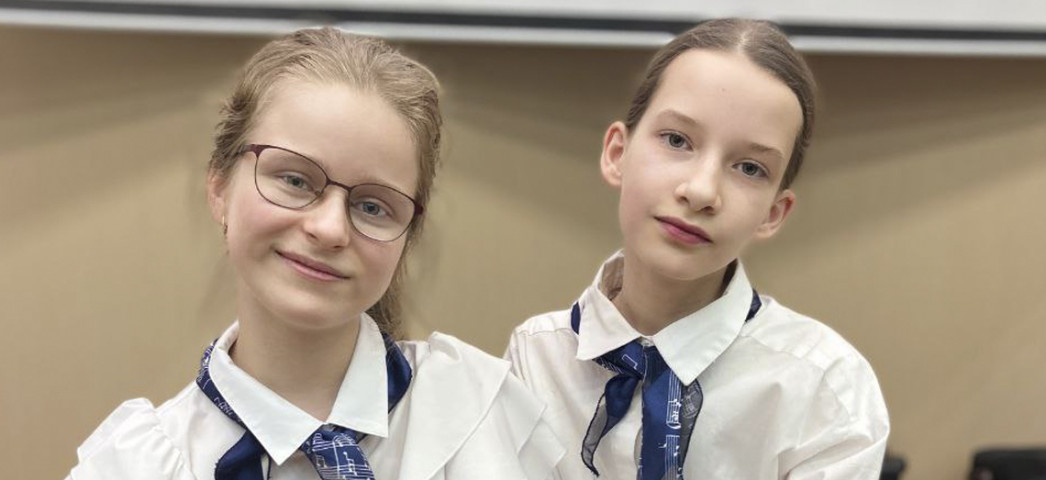 Фортепианный дуэт: Анфиса Пажаева и Мария Станкова