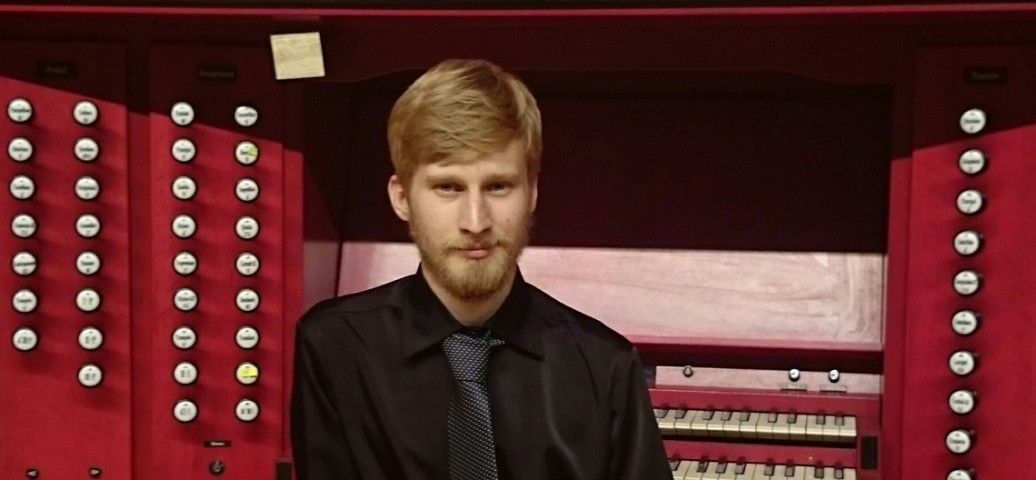 Маханьков Денис (орган)