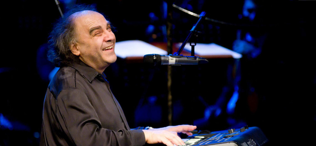 Манукян Сергей (фортепиано, вокал)