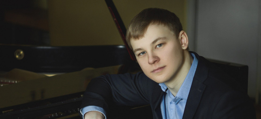 Попов Валентин (фортепиано)