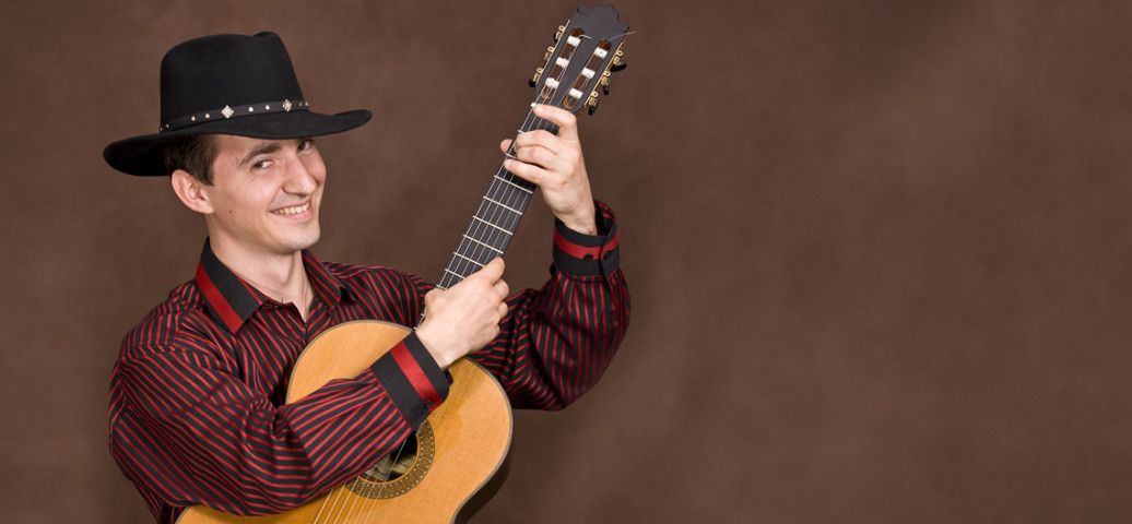 Бегутов Айнур (гитара)