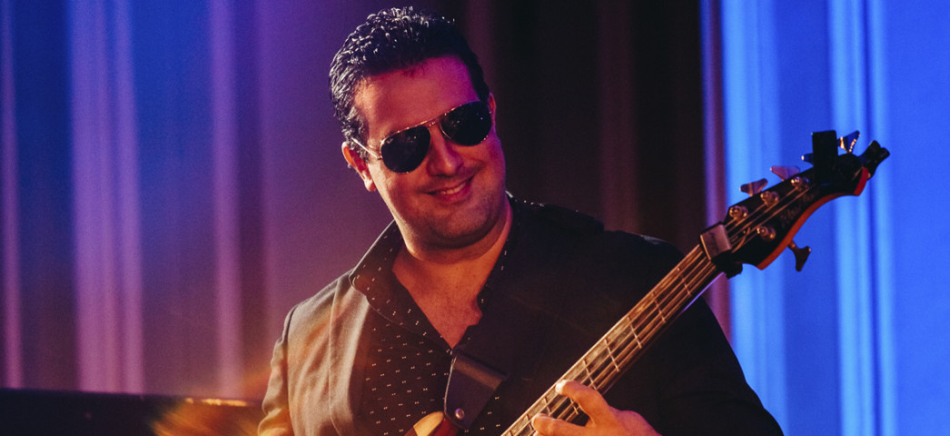 Менесес Луис-Адриан (бас-гитара), Куба